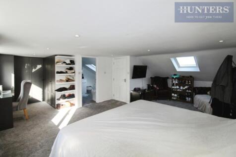 pbox-bedroom-335724.JPG
