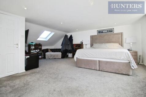 pbox-bedroom-335724.JPG