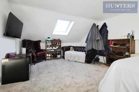 pbox-bedroom-335724.JPG