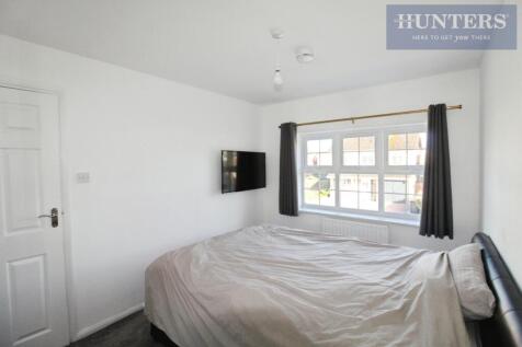 pbox-bedroom-335724.JPG
