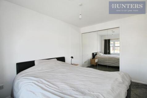 pbox-bedroom-335724.JPG