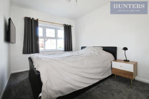 pbox-bedroom-335724.JPG