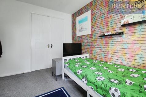 pbox-bedroom-335724.JPG