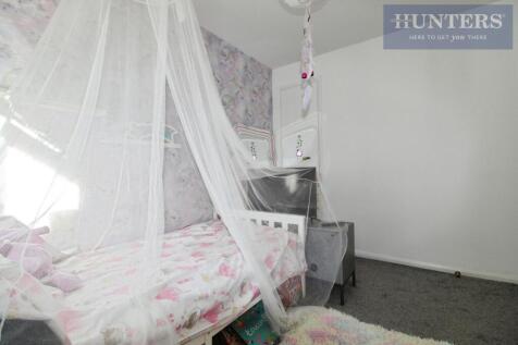 pbox-bedroom-335724.JPG