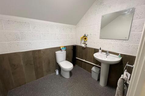 toilet.jpg