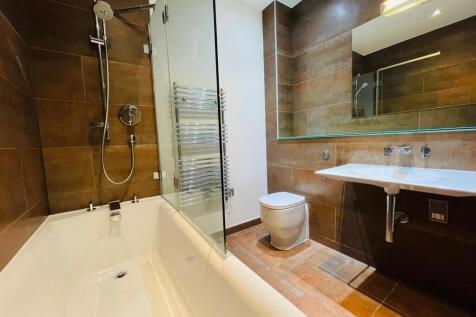 En-Suite Bathroom
