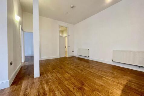 Spacious Living/Dining Room
