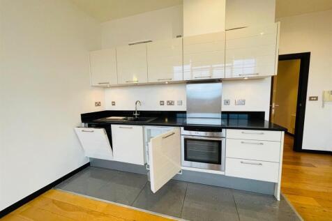 Lounge/Kitchen