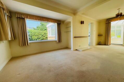 Sitting/Dining Room