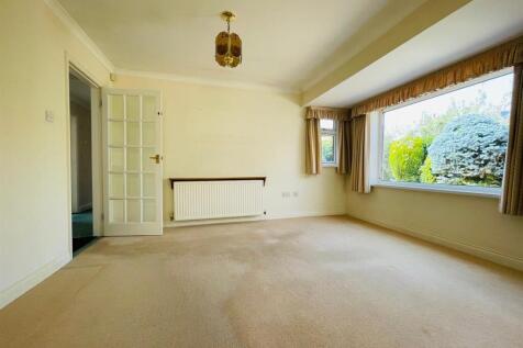 Sitting/Dining Room