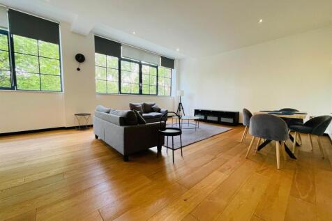 Spacious Lounge