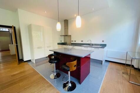 Well appointed kitchen area