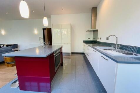 Well appointed kitchen area