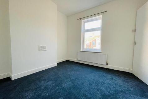 Bedroom 2 (Rear)