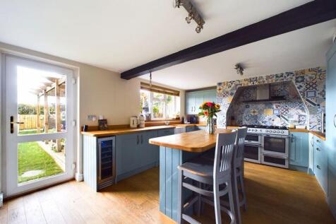 Kitchen pic 1