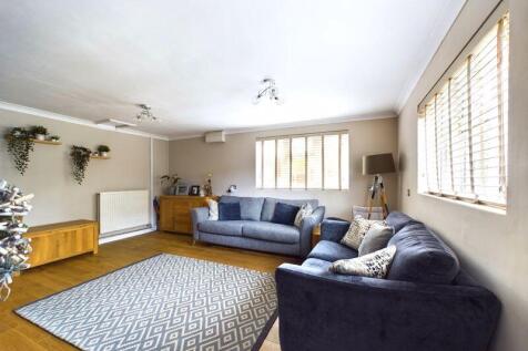 Living Room pic 2