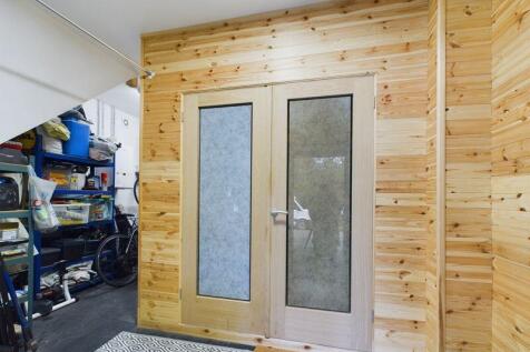 Garage/office