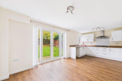 Kitchen/ Dining Room