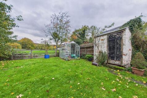 Outbuilding &amp; Greenhouse