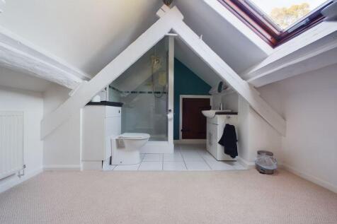 En-suite to Bedroom 5