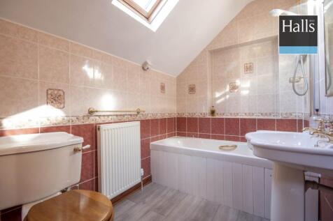 Bathroom.jpg