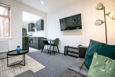 10 Cromwell St (9...