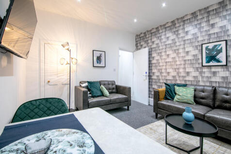 10 Cromwell St (1...