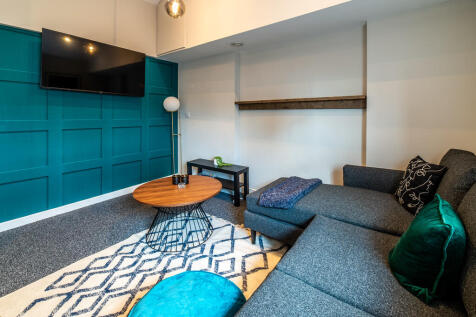 The Maze apt 7-00...