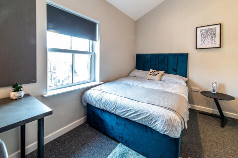 The Maze apt 7-00...