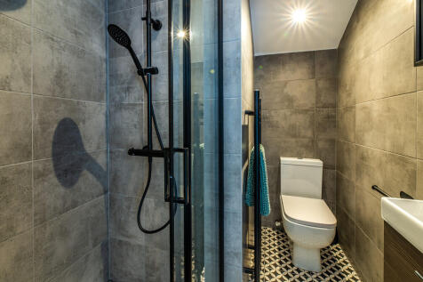 The Maze apt 7-00...