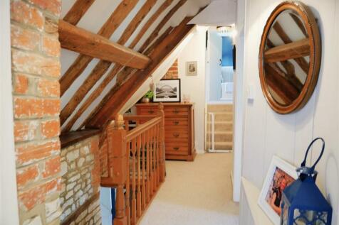 FIRST FLOOR ACCOMMODATION