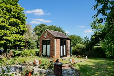 SUMMER HOUSE