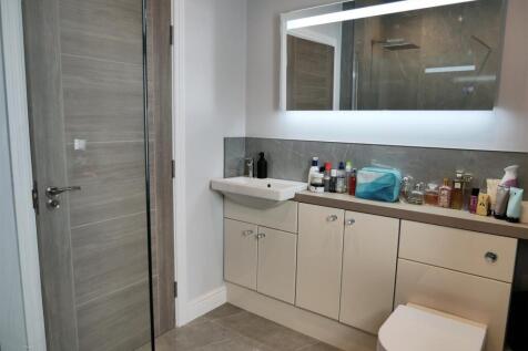 DRESSING ROOM &amp; ENSUITE