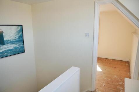 TOP FLOOR LANDING