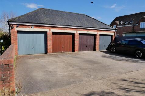 GARAGE &amp; PARKING