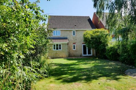 LARGE REAR GARDEN