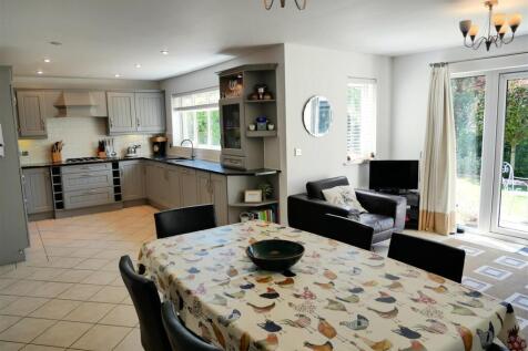 LIVING DINING AREA