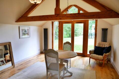 VAULTED GARDEN ROOM/SECOND BEDROOM