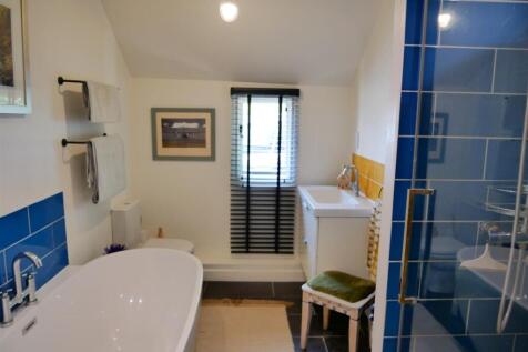 FOUR PIECE BATHROOM