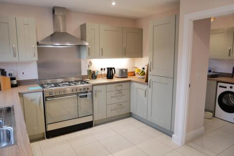 OPEN KITCHEN