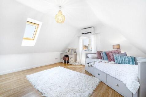 Bedroom 2nd Floor