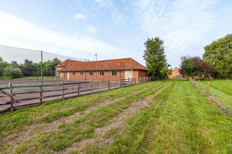 Tennis Court/Garages