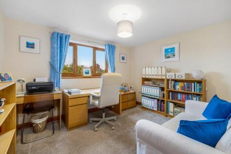 Bedroom/Study