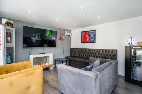 Games Room / Bar