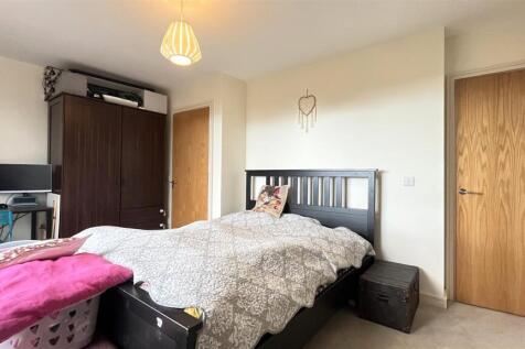 Master Bedroom.JPG