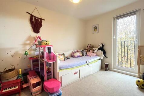 Bedroom 2.JPG