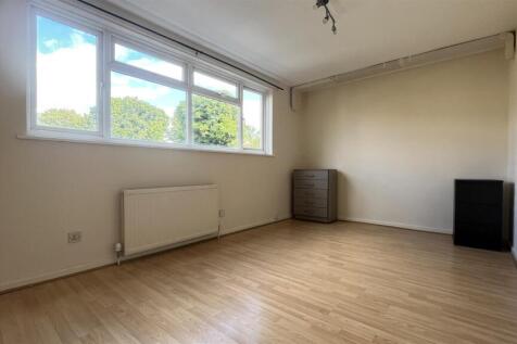 Bedroom 2 1.jpg