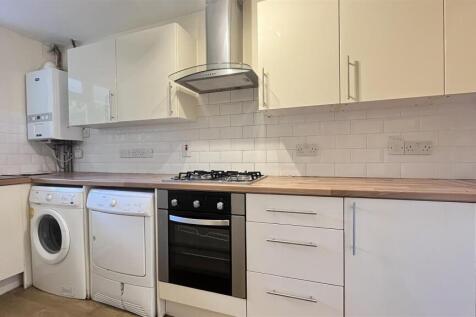 Kitchen 2.jpg