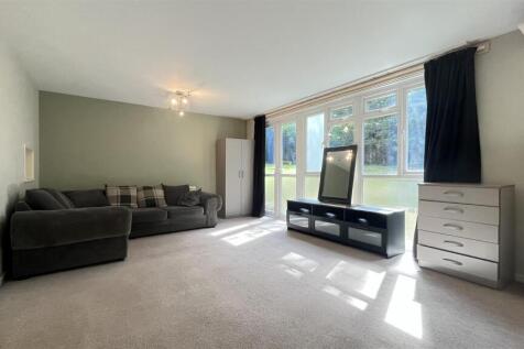 Living Room.jpg