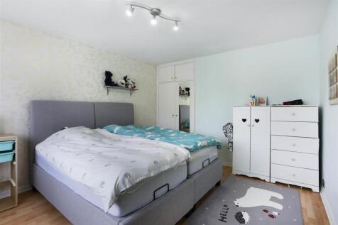 1274966963 - 7.jpg